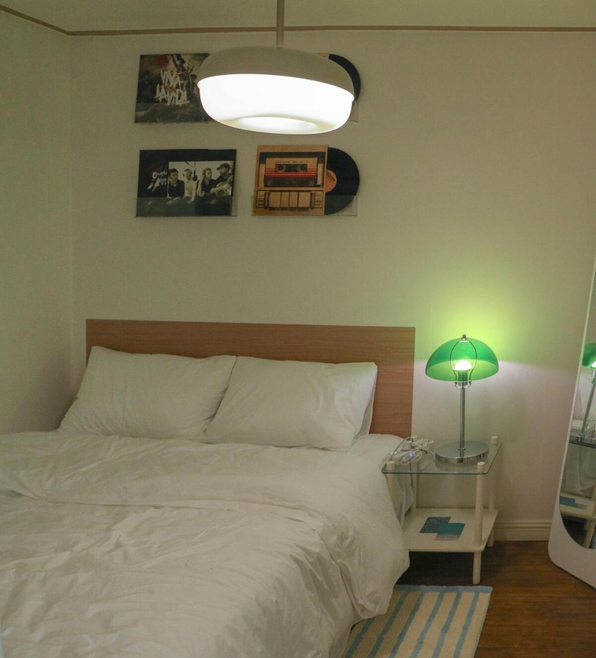 Apartment Sans Stay, Free Wine, Projector, 3min Station Seoul