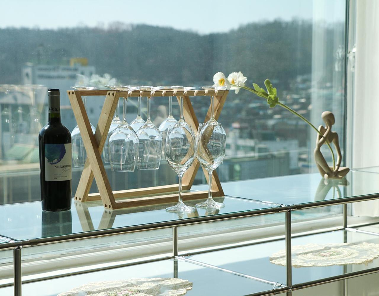 Sans Stay, Free Wine, Projector, 3min Station Apartment *